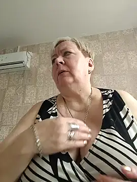 EffectFiona online show from March 22, 2025, 4:14 am