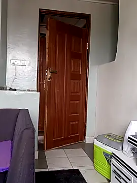 Prettybecs online show from December 10, 2024, 5:28 am