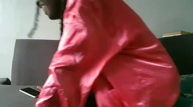 Prettybecs online show from January 27, 2025, 11:43 am