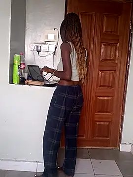 Prettybecs online show from October 16, 2025, 6:25 am