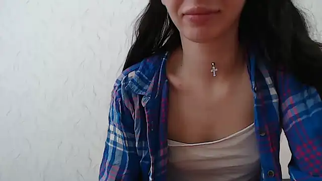 HoneyWiles online show from February 13, 2025, 12:32 pm