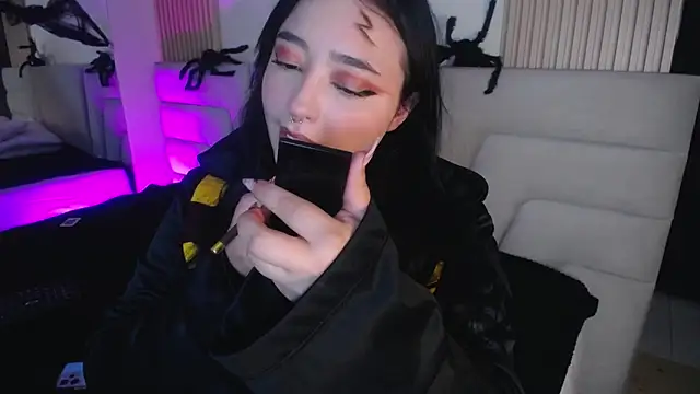 Miss Loise online show from October 31, 2025, 3:51 am