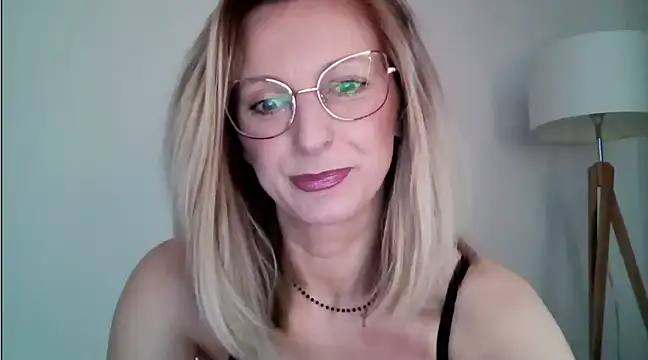 Snapshot of HornyJudith chatting on January 7, 2025, 7:20 am HornyJudith online show from January 7, 2025, 7:20 am