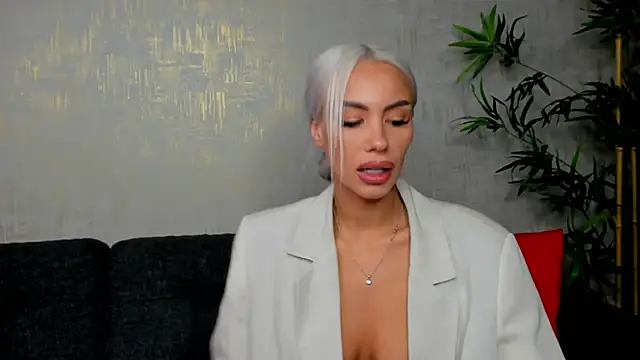 Bailey Rush online show from March 13, 2025, 12:02 pm