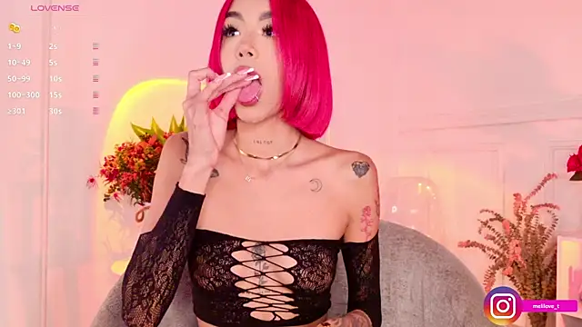 Mely-taylor online show from September 23, 2025, 9:07 pm