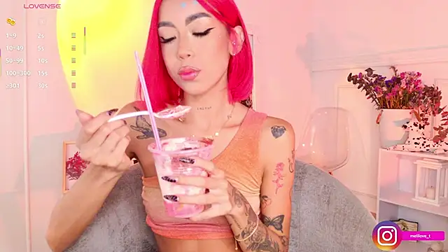 Mely-taylor online show from November 11, 2025, 9:15 pm