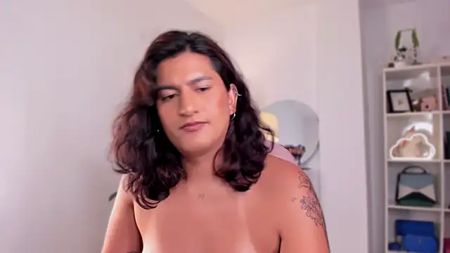 Snapshot of ari_artis chatting on February 13, 2025, 7:45 am ari artis online show from February 13, 2025, 7:45 am