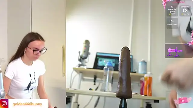 Miss69Ri99 online show from January 4, 2025, 8:37 pm