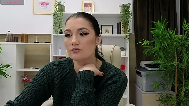 Snapshot of SelineSole chatting on January 16, 2025, 4:39 pm SelineSole online show from January 16, 2025, 4:39 pm