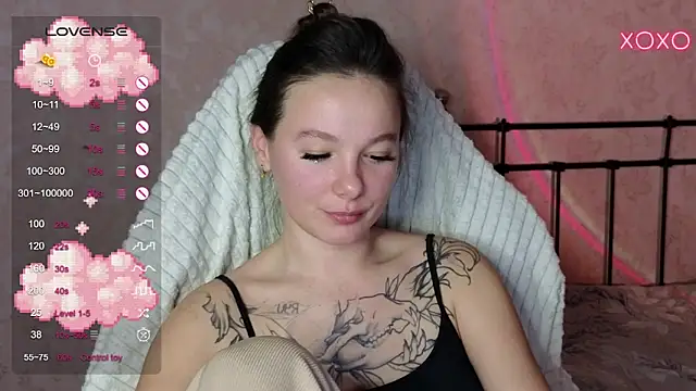 lil luna x online show from February 13, 2025, 6:59 pm