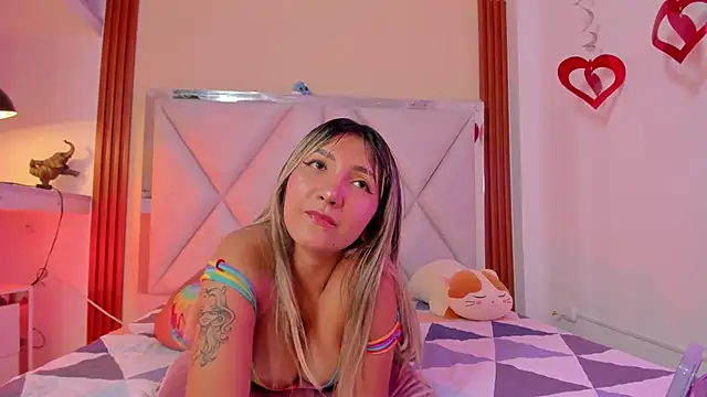 Snapshot of Happy_tits chatting on February 3, 2025, 10:54 pm Happy tits online show from February 3, 2025, 10:54 pm