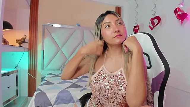 Snapshot of Happy_tits chatting on February 7, 2025, 6:56 pm Happy tits online show from February 7, 2025, 6:56 pm