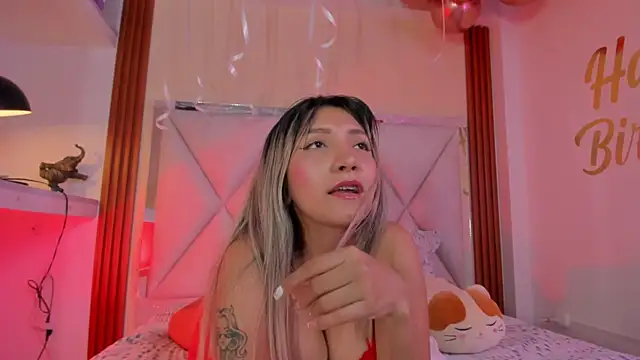 Snapshot of Happy_tits chatting on March 20, 2025, 10:29 pm Happy tits online show from March 20, 2025, 10:29 pm