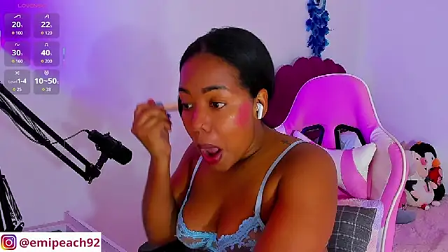 samanthaabloom online show from November 8, 2025, 1:06 am