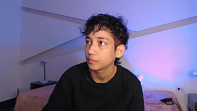 hot little bunny online show from February 11, 2025, 8:31 pm