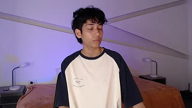 hot little bunny online show from February 23, 2025, 8:55 pm