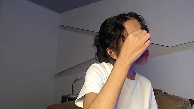 hot little bunny online show from October 20, 2025, 9:04 pm