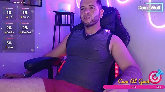 Snapshot of Xein_WoIf chatting on February 11, 2025, 2:46 am Xein WoIf online show from February 11, 2025, 2:46 am