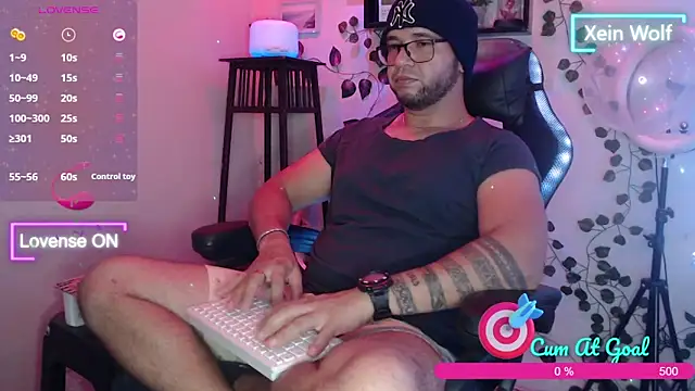 Snapshot of Xein_WoIf chatting on September 29, 2025, 3:33 am Xein WoIf online show from September 29, 2025, 3:33 am