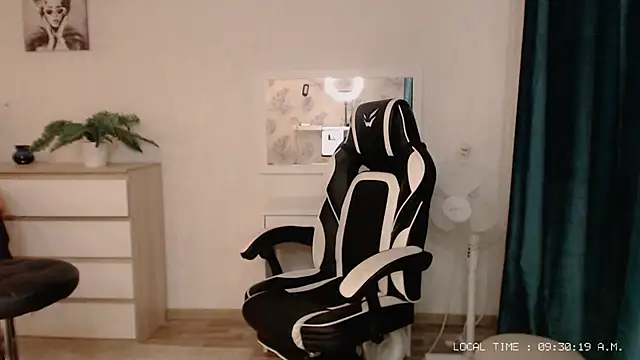 Lola Richie online show from February 17, 2025, 4:31 am