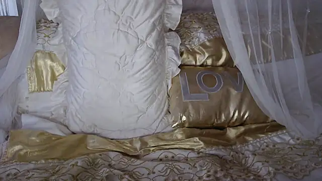 Mia-Montal777 online show from March 12, 2025, 3:40 pm