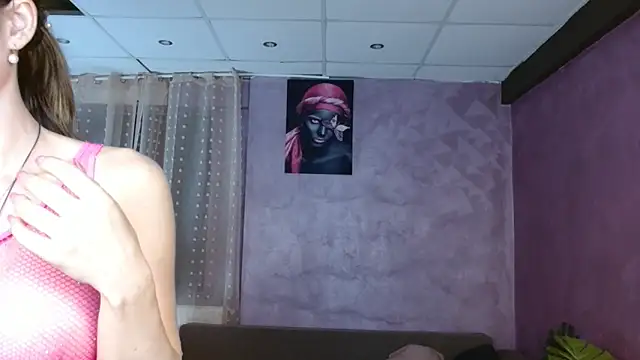 Snapshot of DanieleAida chatting on January 19, 2025, 6:31 am DanieleAida online show from January 19, 2025, 6:31 am