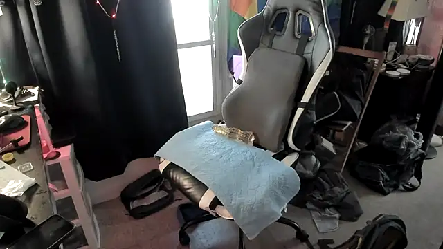 Daddysthick online show from October 19, 2025, 2:29 pm