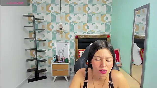 Snapshot of LORENADAVIES chatting on December 2, 2025, 4:57 pm LORENADAVIES online show from December 2, 2025, 4:57 pm