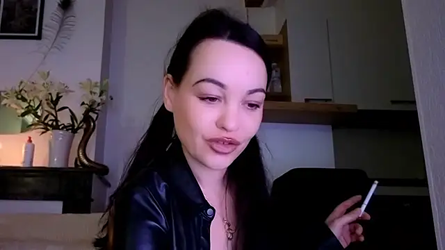 Lilie romeo online show from December 17, 2024, 4:11 pm