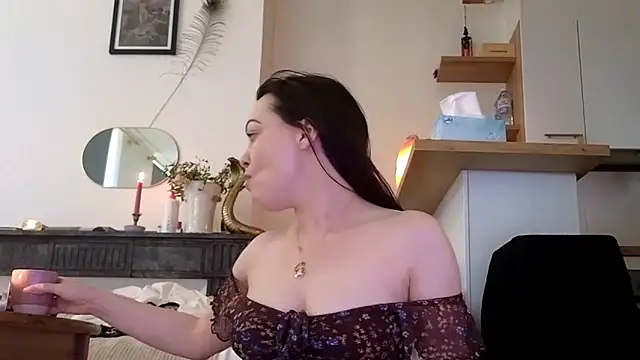 Lilie romeo online show from March 5, 2025, 3:40 pm