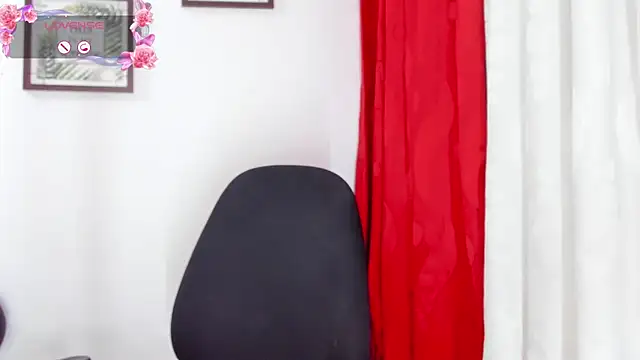 Snapshot of Victoria_Caruso chatting on December 12, 2024, 11:25 pm Victoria Caruso online show from December 12, 2024, 11:25 pm