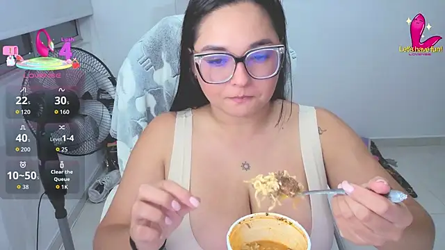 Snapshot of CelesteBrucee chatting on September 25, 2025, 12:25 am CelesteBrucee online show from September 25, 2025, 12:25 am