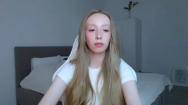 Luna insniity online show from October 24, 2025, 8:38 pm