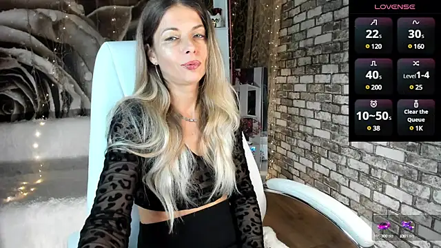 Snapshot of Eva_Melow chatting on January 5, 2025, 5:41 pm Eva Melow online show from January 5, 2025, 5:41 pm