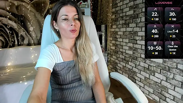 Snapshot of Eva_Melow chatting on January 15, 2025, 10:35 pm Eva Melow online show from January 15, 2025, 10:35 pm