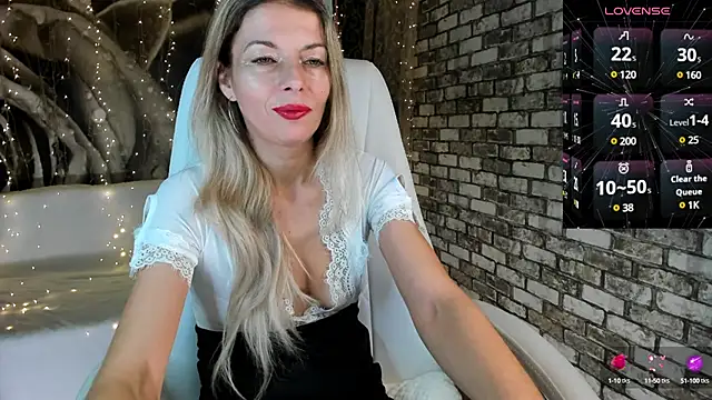 Snapshot of Eva_Melow chatting on January 26, 2025, 7:31 pm Eva Melow online show from January 26, 2025, 7:31 pm