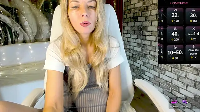 Snapshot of Eva_Melow chatting on February 21, 2025, 4:37 pm Eva Melow online show from February 21, 2025, 4:37 pm