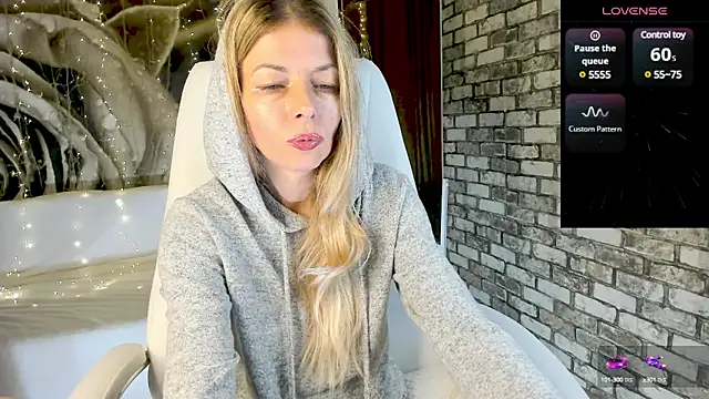 Snapshot of Eva_Melow chatting on February 21, 2025, 7:54 pm Eva Melow online show from February 21, 2025, 7:54 pm