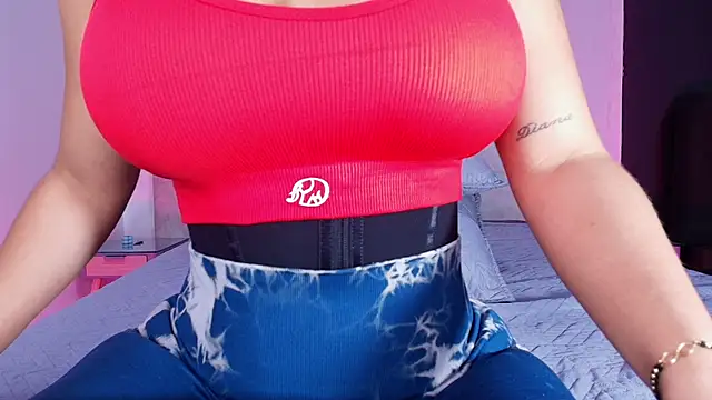 Snapshot of lucyy_gray chatting on December 3, 2025, 3:03 am lucyy gray online show from December 3, 2025, 3:03 am