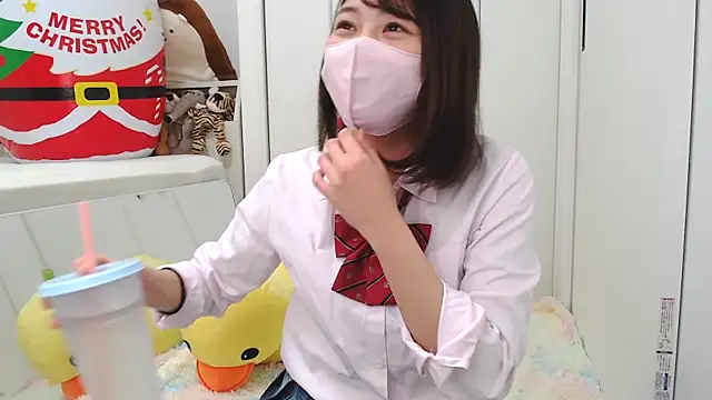 Snapshot of SUZU_ chatting on December 11, 2024, 1:06 pm SUZU online show from December 11, 2024, 1:06 pm