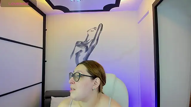 NiickyJones online show from February 7, 2025, 10:41 pm