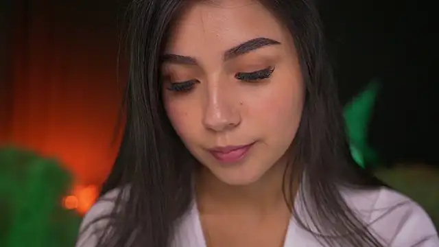 Snapshot of Ashley_Jones9 chatting on October 28, 2025, 6:10 pm Ashley Jones9 online show from October 28, 2025, 6:10 pm