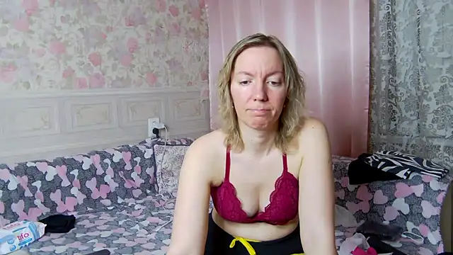 Snapshot of AmandaLisss chatting on March 17, 2025, 11:00 pm AmandaLisss online show from March 17, 2025, 11:00 pm