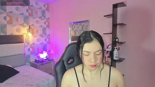 megancero online show from January 9, 2025, 12:30 pm