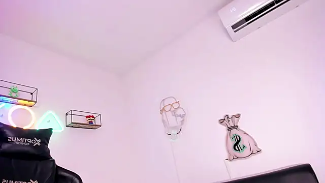 Snapshot of eileen_tanihara chatting on March 22, 2025, 3:30 am eileen tanihara online show from March 22, 2025, 3:30 am