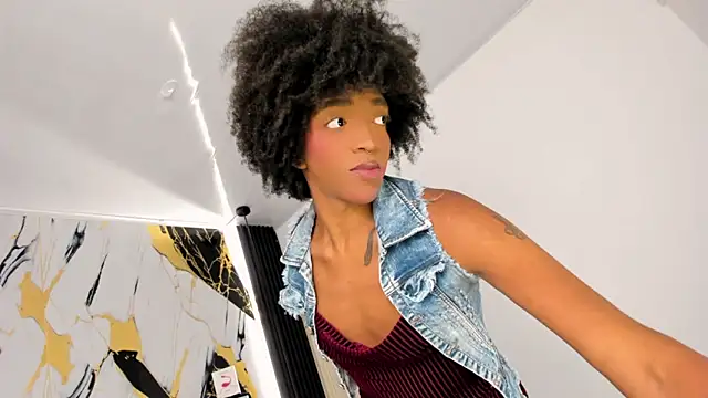 Snapshot of eileen_tanihara chatting on November 26, 2025, 11:00 am eileen tanihara online show from November 26, 2025, 11:00 am