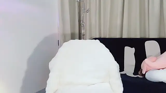 Snapshot of lvy-w chatting on February 13, 2025, 11:28 am lvy-w online show from February 13, 2025, 11:28 am