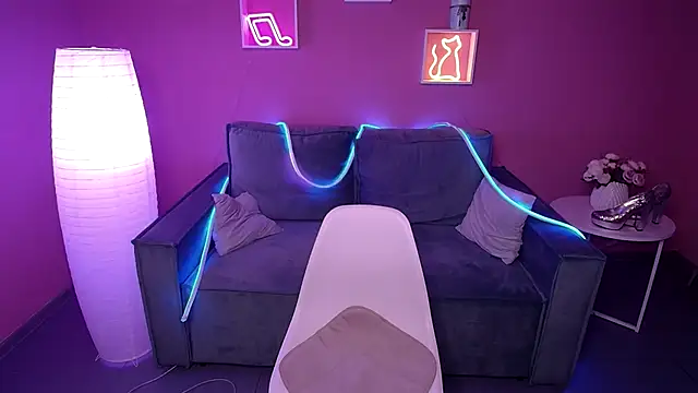 Snapshot of RikaRaily chatting on December 4, 2024, 5:38 am RikaRaily online show from December 4, 2024, 5:38 am