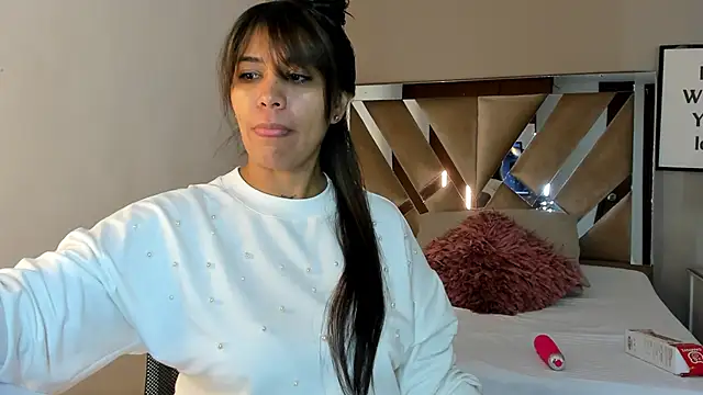 sharlott18 online show from December 22, 2024, 10:28 am