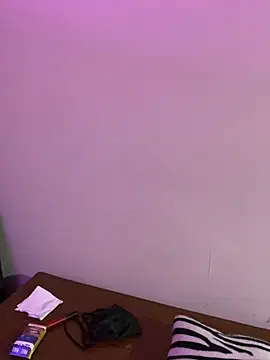 Snapshot of Felicia_smok3 chatting on February 17, 2025, 3:36 am Felicia smok3 online show from February 17, 2025, 3:36 am